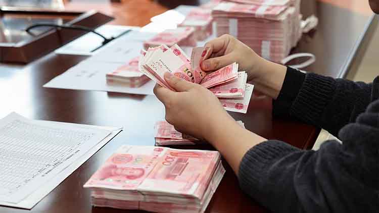 绝大多数人的努力程度，只配让自己挣死工资